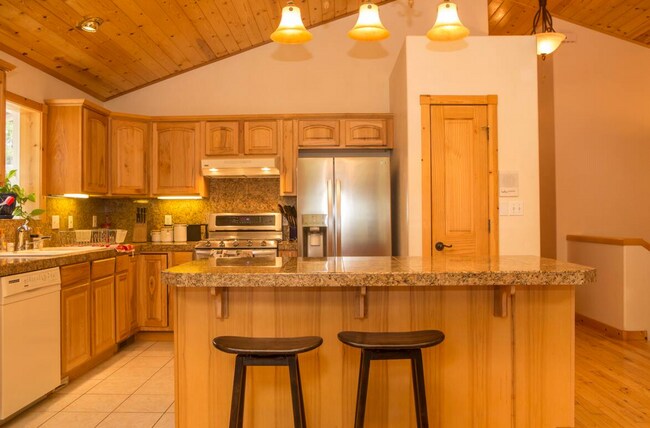 Foto del edificio - 10565 Laurelwood Dr