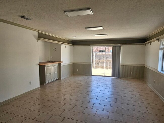 Building Photo - 1907 Avenue C