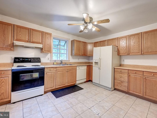 Building Photo - 618 Kalorama Rd