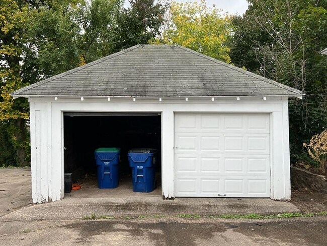 Building Photo - RE SOLUTIONS WI LLC