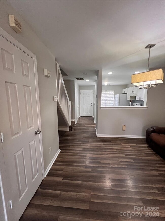 Building Photo - 2209 Cigar Ct