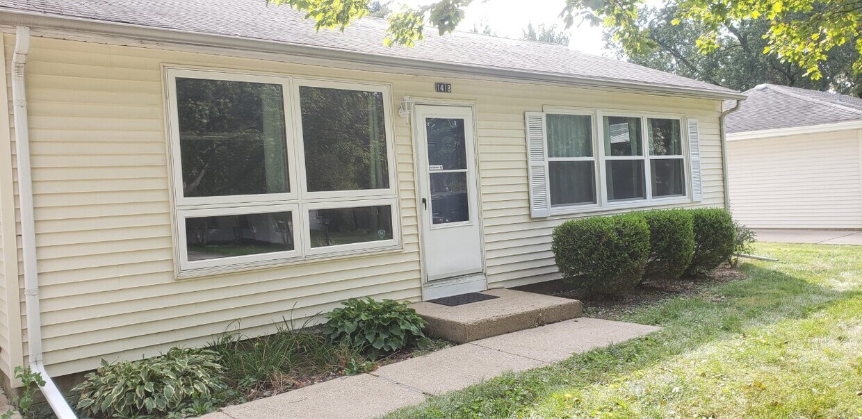 1418 Cambridge Dr, Champaign, IL 61821 House for Rent in Champaign