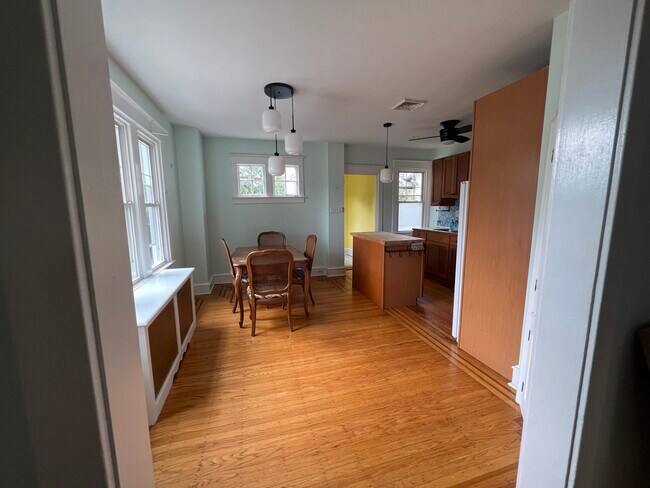 Foto del edificio - 7864 Beverly Blvd