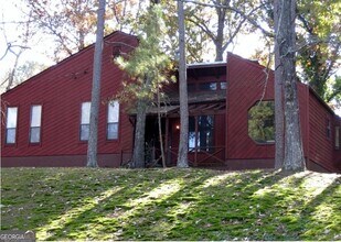 Building Photo - 257 Castleair Dr NE