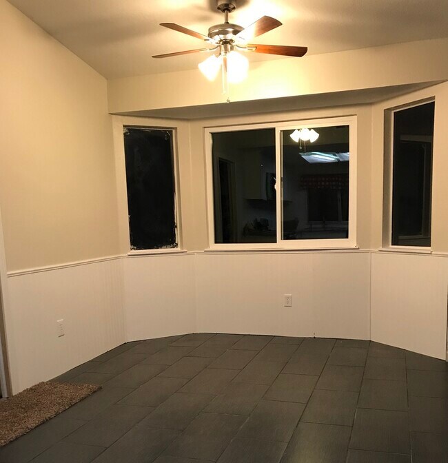 Foto del edificio - 13393 Cahuenga Rd