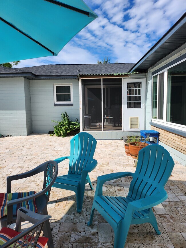 screen porch - 2600 9th Ave N