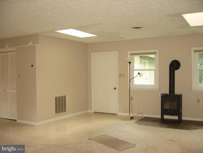 Foto del edificio - 165 Natalie Ln