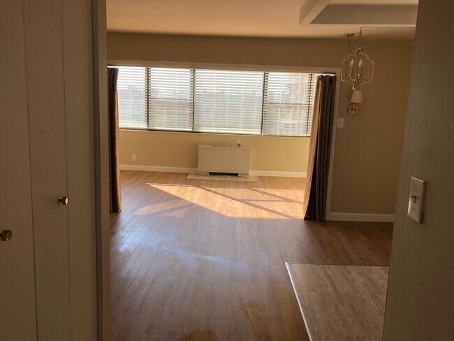 Building Photo - 270 Marin Blvd