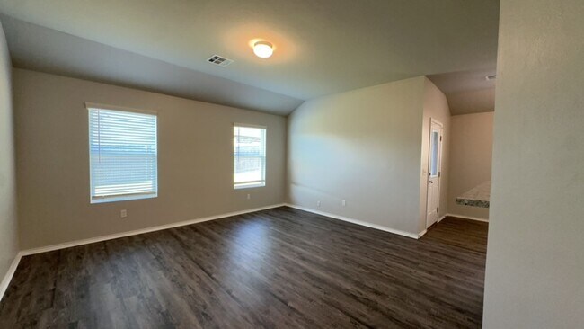 Foto del edificio - Beautiful 3 Bedroom 2 Bath Home in Shawnee