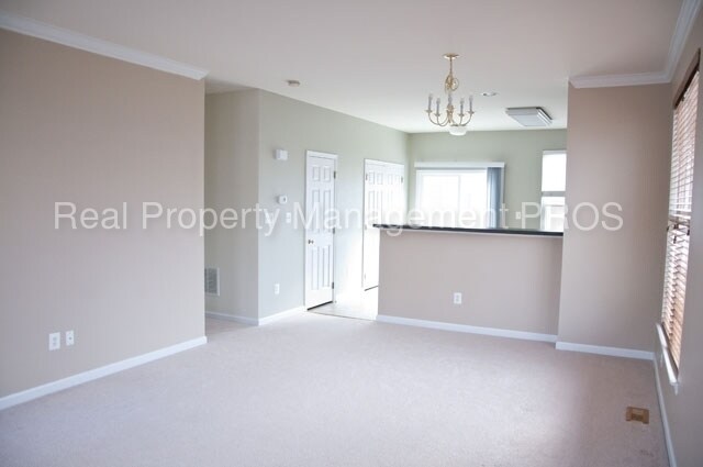 Building Photo - 42811 Smallwood Ter