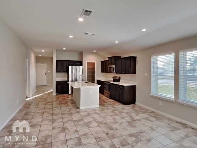 Building Photo - 4605 Elderberry St