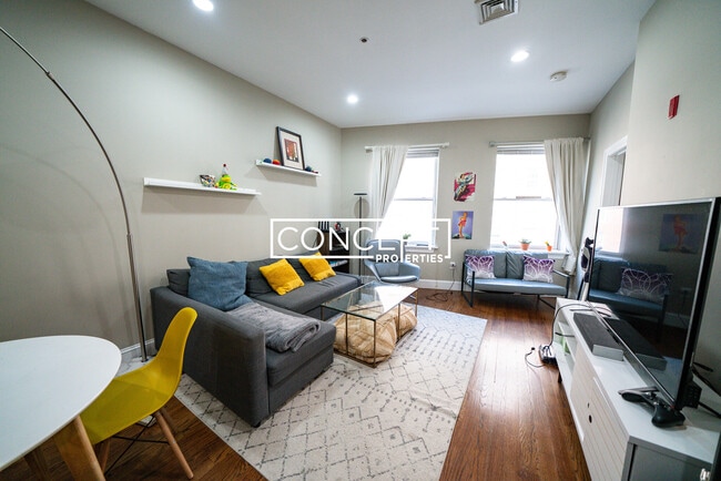 Foto del edificio - 493 Commonwealth Ave