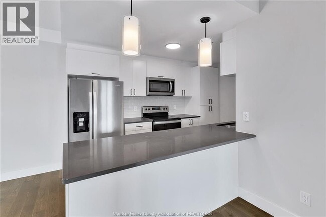 Photo du bâtiment - 2600 Sandwich W Pkwy