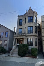 Building Photo - 2523 N California Ave