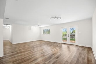 Building Photo - 2904 Northeast Dr