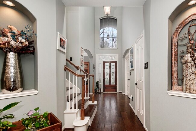 Foto del edificio - 31 Bluff Creek Pl