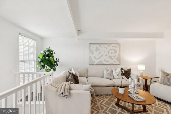 Foto del edificio - Great Townhouse w/ 2 Bedrooms, 1.5 Baths, ...