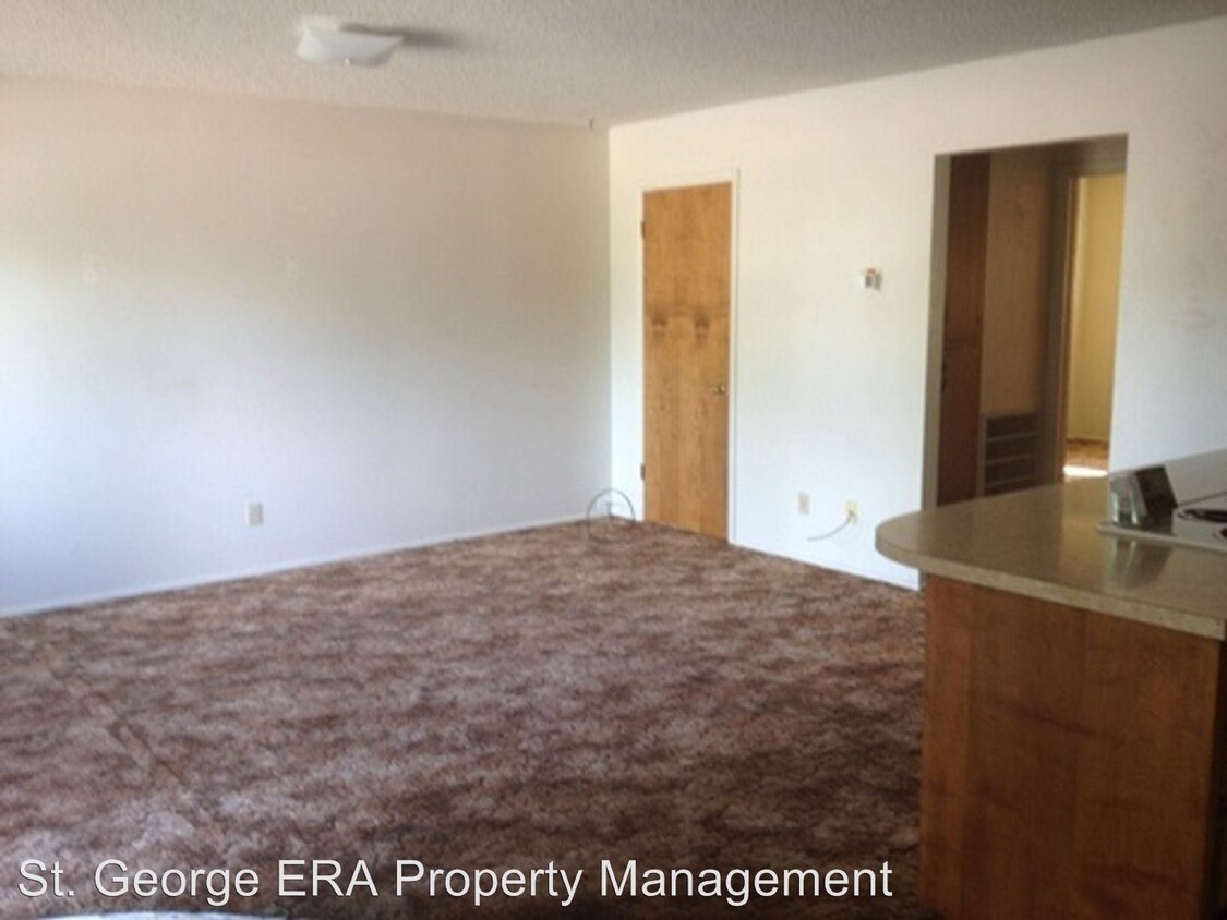Building Photo - 2 br, 1 bath Apartment - 105 S. 200 W. #5
