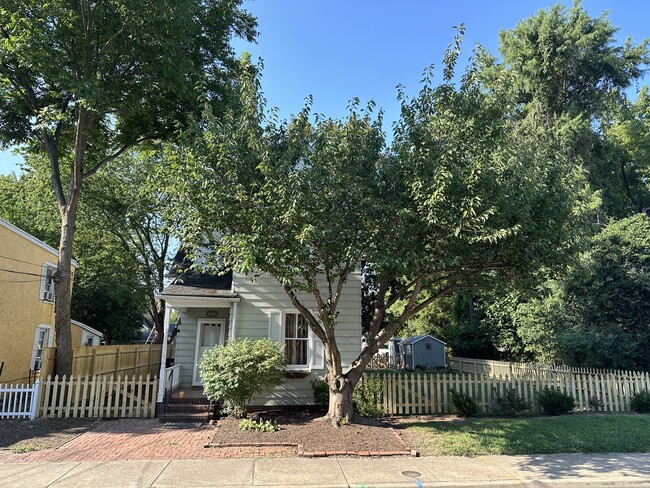 Building Photo - 411 North St