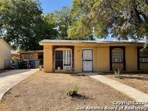 Building Photo - 1803 Plaza del Sol St