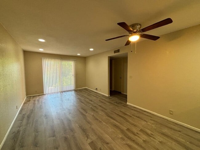 Building Photo - 276 Lake Havasu Ave