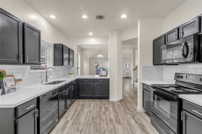 Foto del edificio - 3807 Springcrest Ln