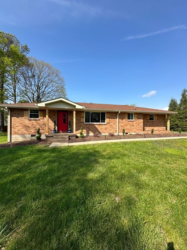Primary Photo - For Lease - 3 Bed, 2 Bath, 1600 sqft singl...