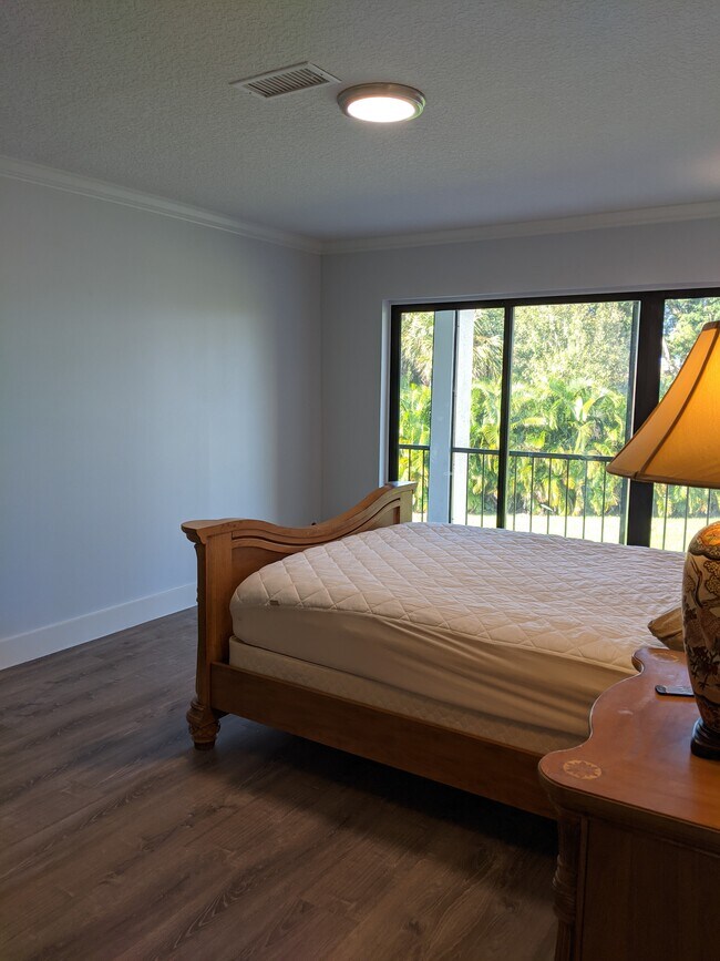 Foto del edificio - 1707 Consulate Pl