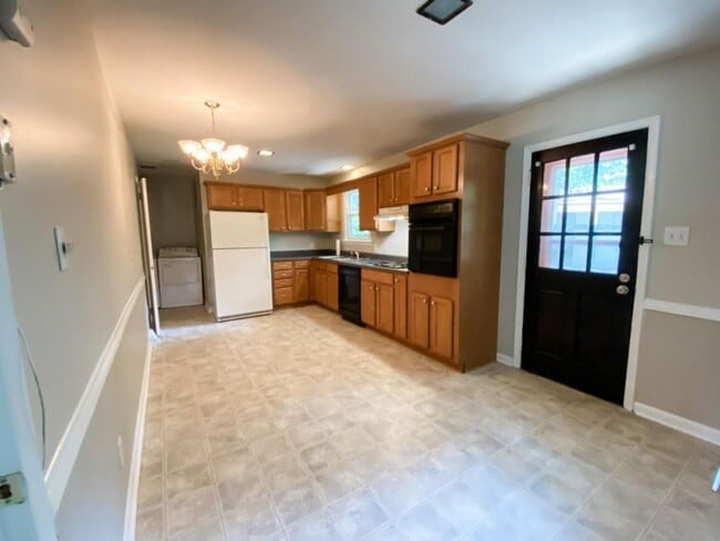 Building Photo - 2612 David Caldwell Dr, Greensboro, NC 27408