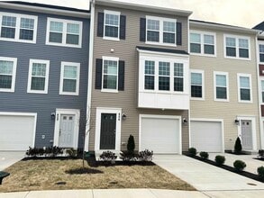 Building Photo - 424 Willowshire Ct