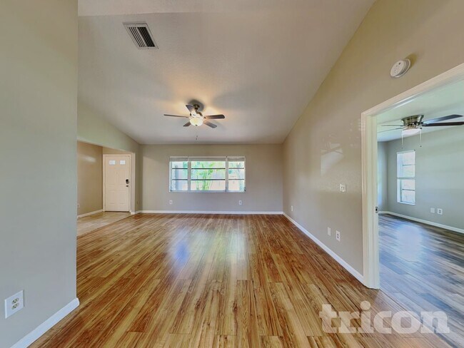 Building Photo - 20336 Peachland Blvd