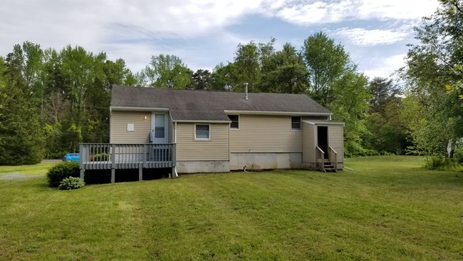 Building Photo - Renovated Ranch