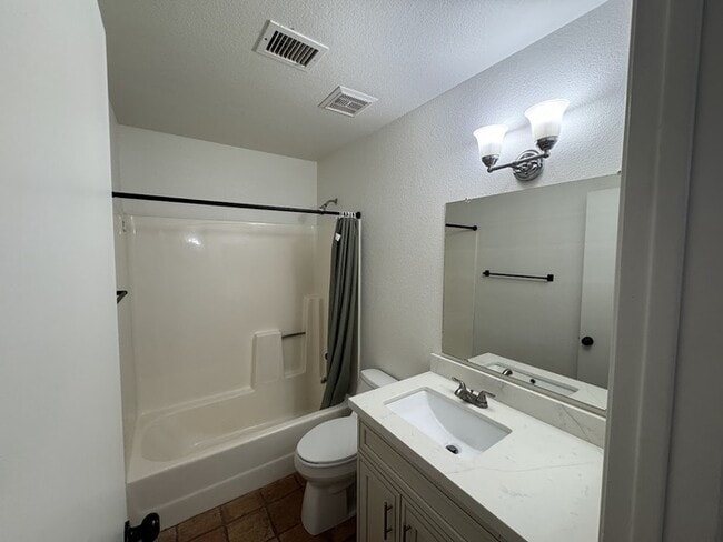 Building Photo - North Phoenix 2 bedroom Duplex
