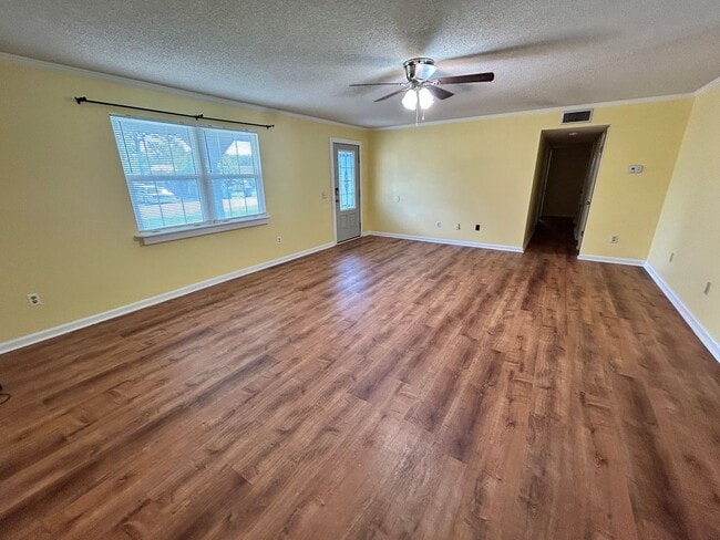 Building Photo - 208 Randy Rd