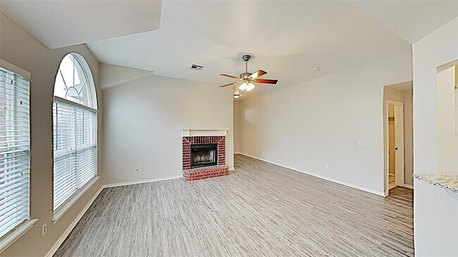 Building Photo - 6816 NW 136th Pl