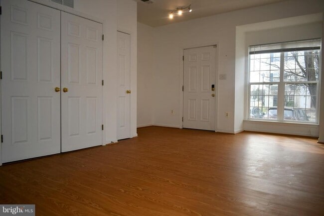 Building Photo - 2427 Dew Meadow Ct
