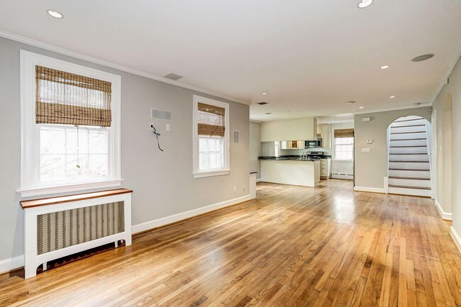 Photo - 4350 River Rd NW House