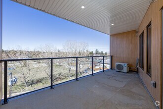 1BR, 1BA - 600SF - View - The Nines