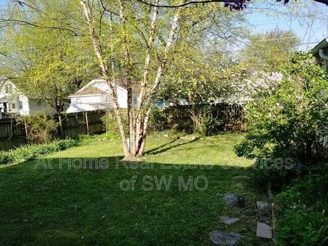 Foto del edificio - 1071 S Roanoke Ave