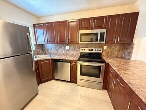 Building Photo - 2740 W 76th St