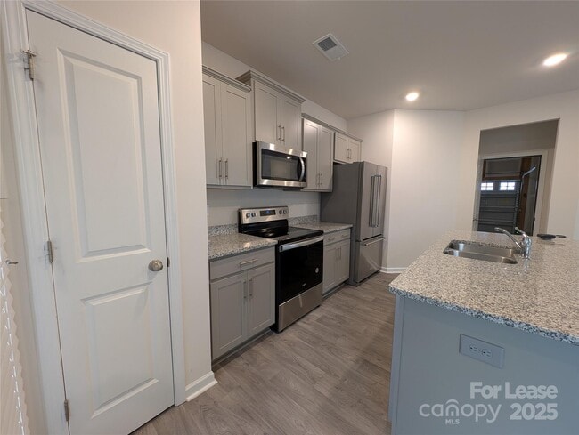 Foto del edificio - 9043 Lowfalls Ln