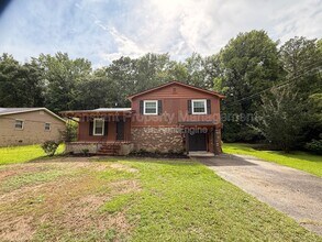 Building Photo - 2632 Coral Way