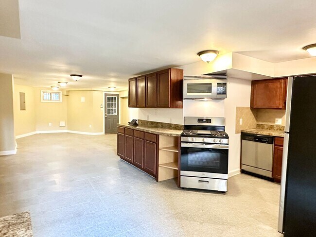 Building Photo - 2 Bed 1 Bath Adams Morgan