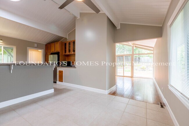 Building Photo - Ranch Style 3BD/2BA House with AC and Love...