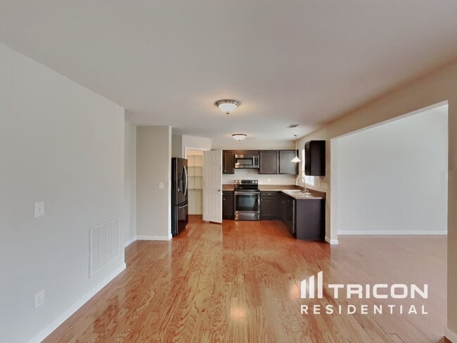 Building Photo - 108 Alred Cir
