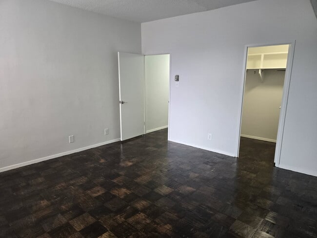 Interior Photo - Calvert House Apartments