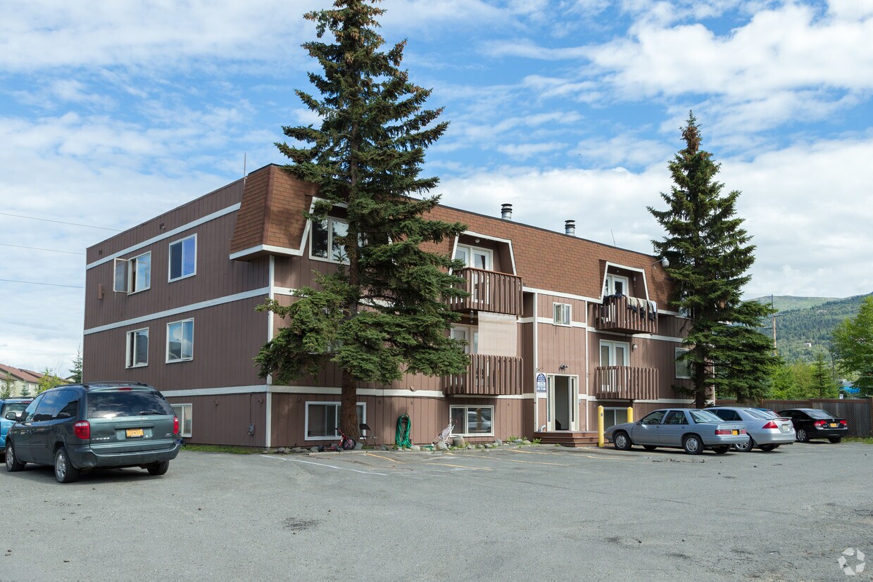 11539 Heritage Ct, Eagle River, AK 99577 Apartments in Eagle River