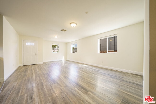 Foto del edificio - 154 E 84th Pl