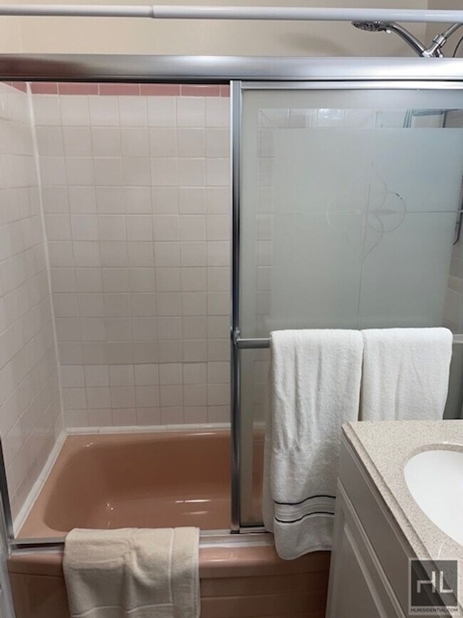 Foto del edificio - 1447 E 88th St