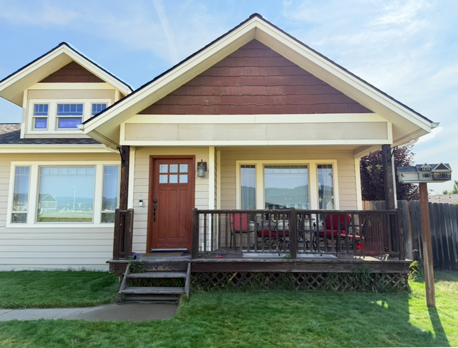 Building Photo - Lovely West Kalispell Home